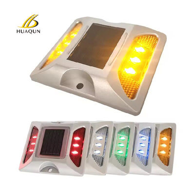 شراء الطاقة الشمسية LED Road Stud مقاوم للظروف الجوية لسلامة الطريق تصنيع عبر الإنترنت